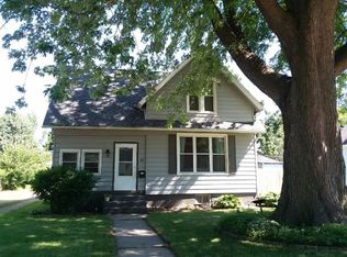 416 12th St, De Witt, IA 52742
