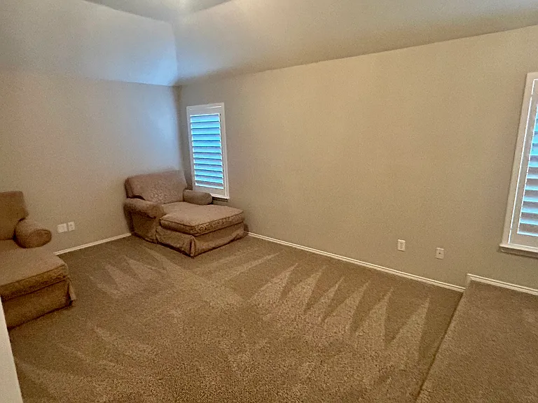 6400 Sidney Ln — Photo 5