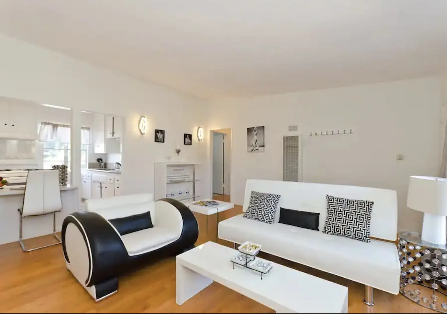 Sexy & Sun-Drenched WeHo - 2 bed/1bath — Photo 1