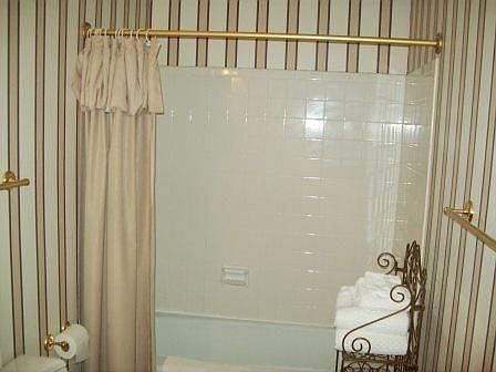 Main bathroom