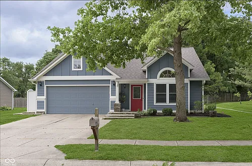 1015 Belmont Cir Photo 1