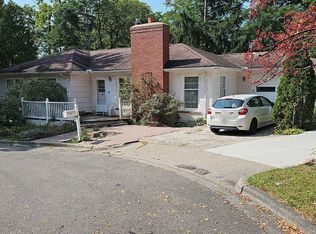 6 Ruthven Pl, Ann Arbor, MI 48104