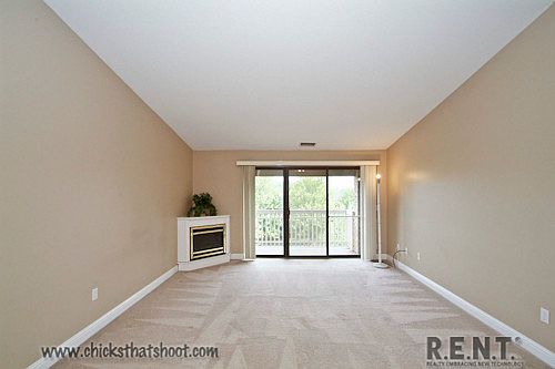 3rd image of 3800 Rosemont Blvd #106H