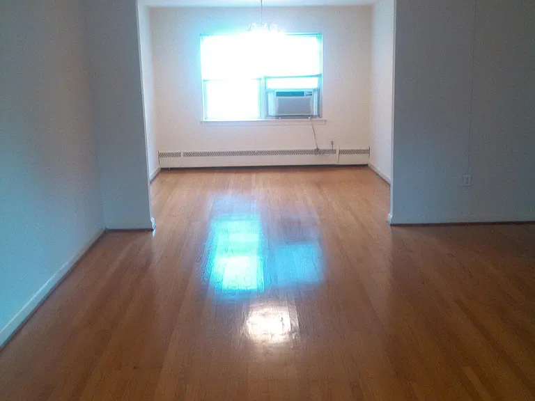 909 Montgomery Ave — Photo 10