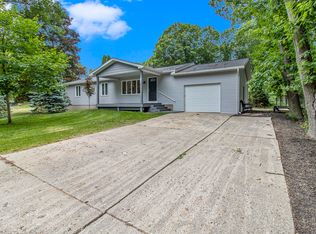 6608 W Virnetta Dr, Ludington, MI 49431