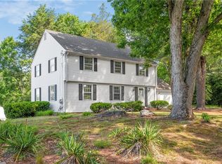 12 Ryder Ln, Cumberland, RI 02864