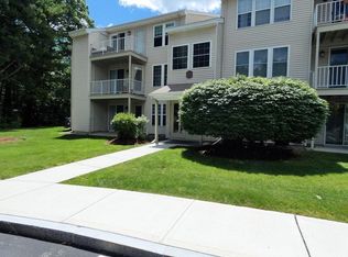 11 Thoreau Ct APT 1, Natick, MA 01760