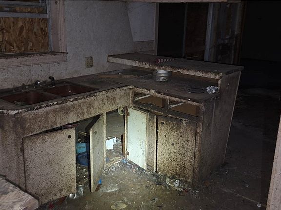 4th image of 1401 Brazil Ave