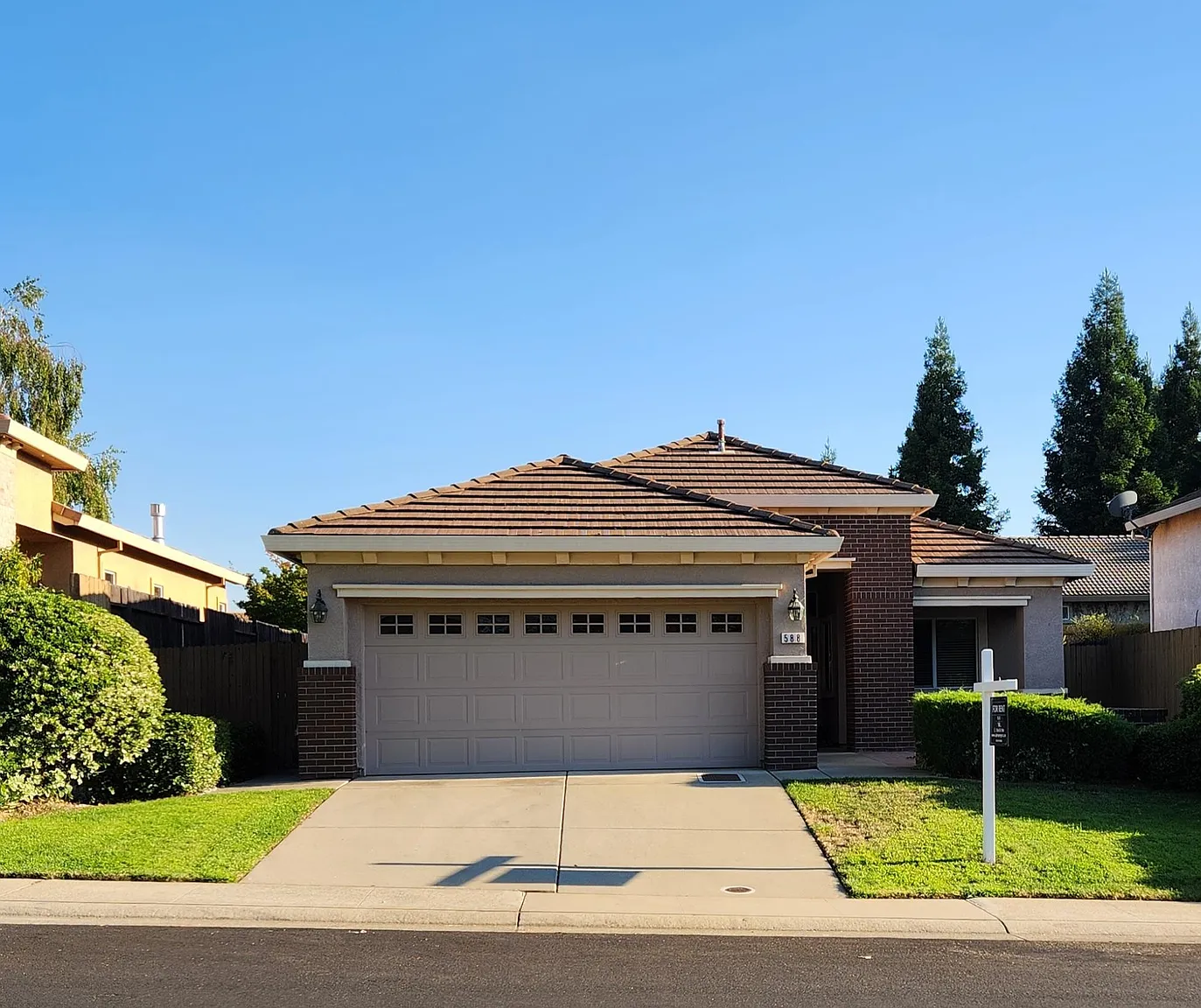 588 Hillswick Cir photo 1