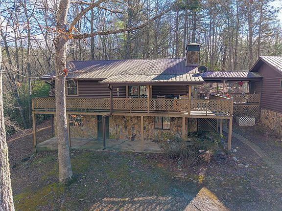 3rd image of 300 Sandy Gap Road