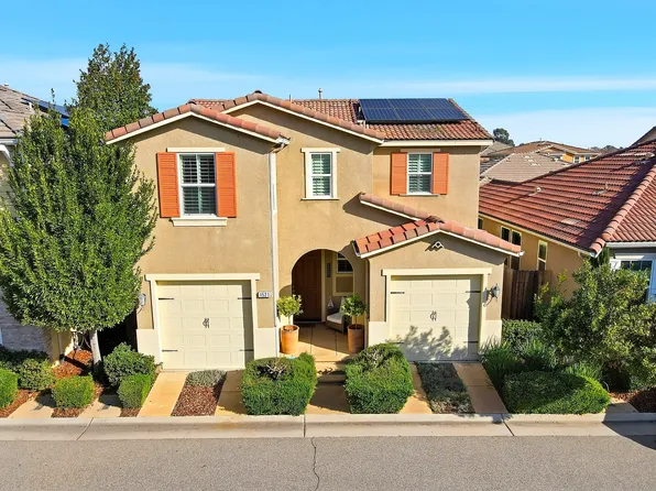 1521 N Encoure Way, Clovis, CA 93619