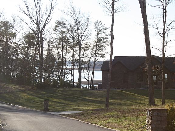 5th image of Cypress Dr