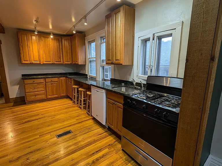 76 Meigs St #4 — Photo 21