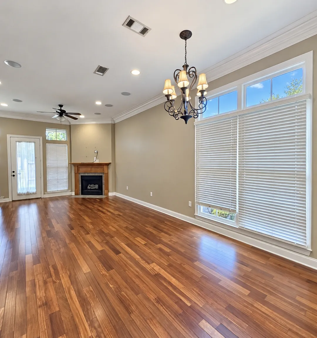 3 bed, 2.5 bath, 2018 sqft, $2,500 — Photo 3
