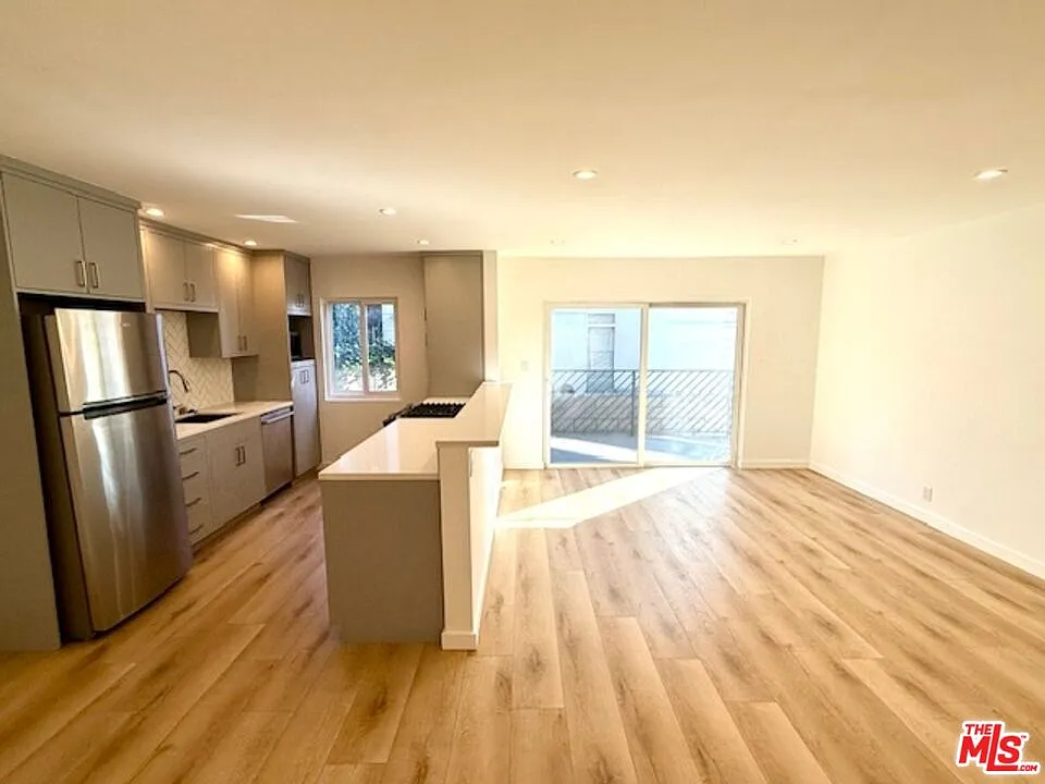 2 bed, 2.0 bath, $3,595 — Photo 2