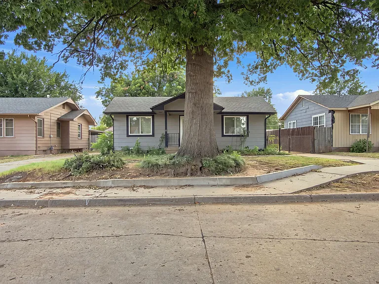 4705 S Hudson Ave — Photo 26