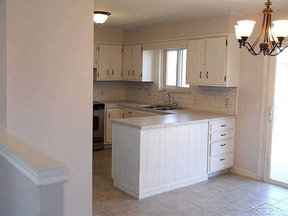 5th image of 1167 N Dawn Dr