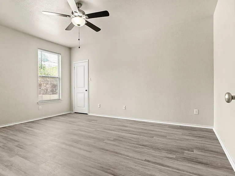 2713 McCart — Photo 23