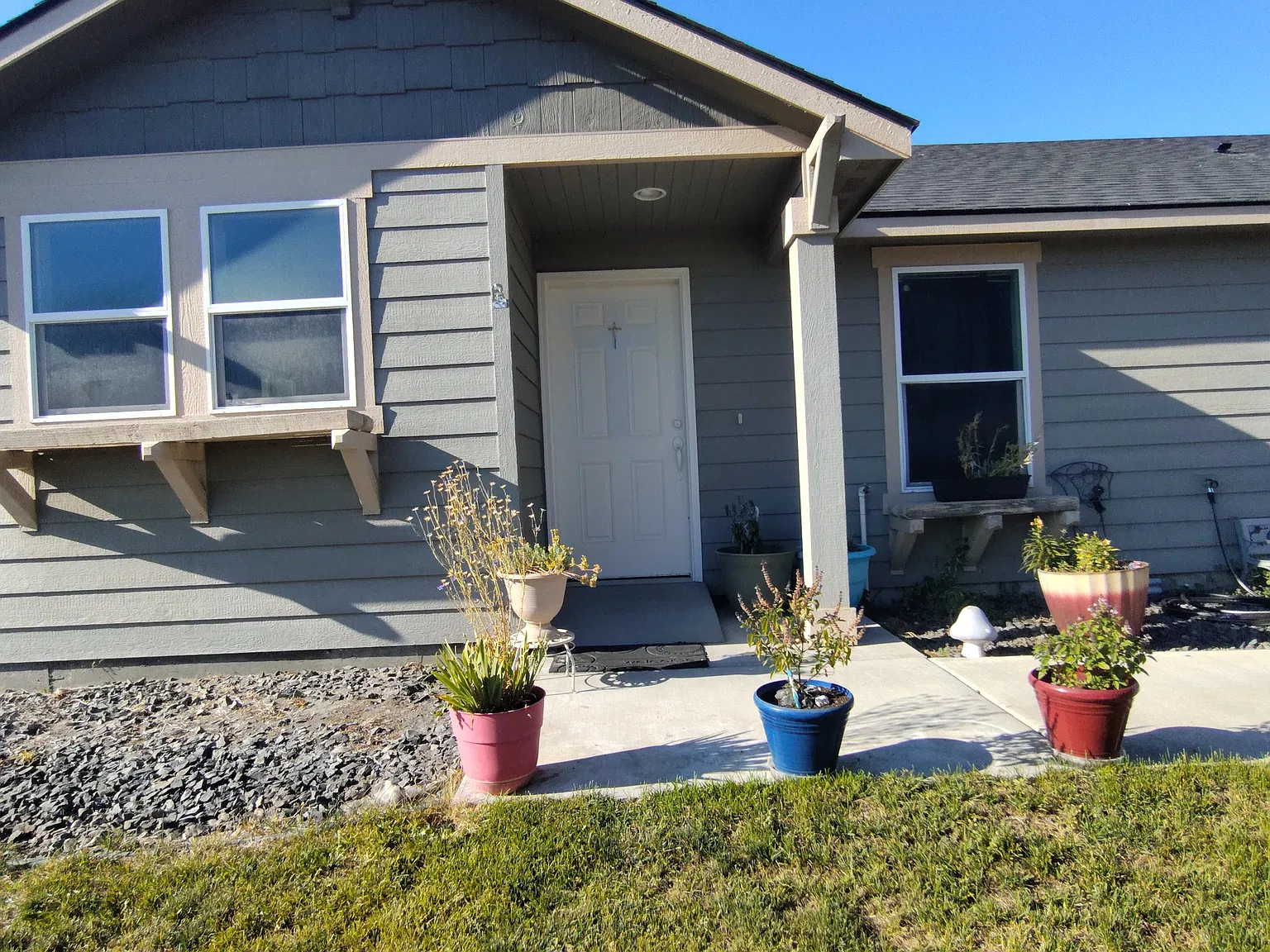 3 bed, 1244 sqft, $2,350 — Photo 2