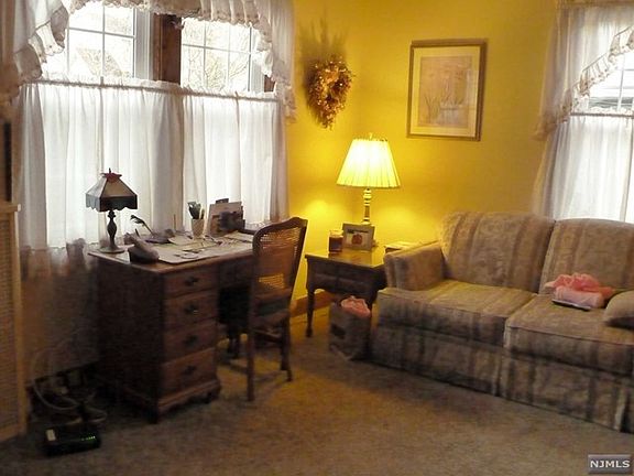 3rd image of 259 Voorhis Ave