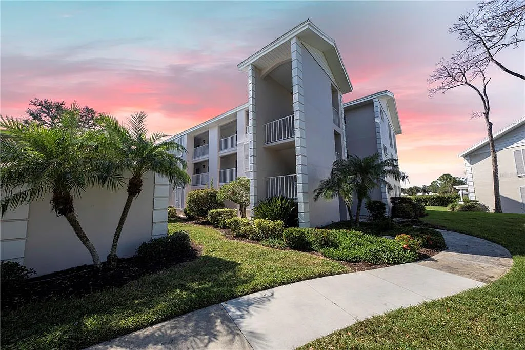 3 bed, 2.0 bath, 1327 sqft, $3,500 — Photo 1