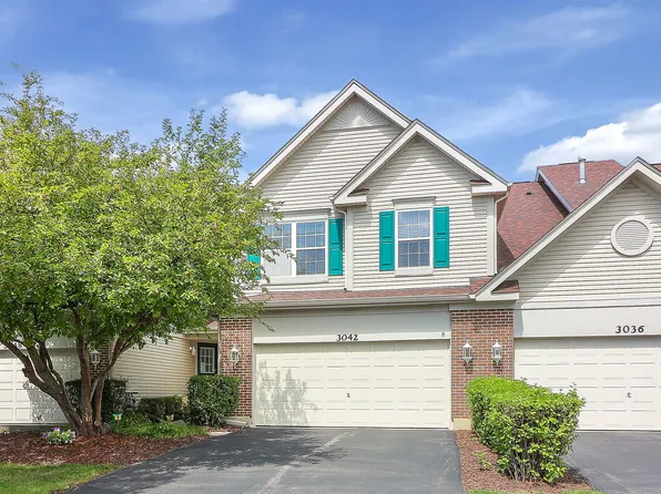 3042 Saint Michel Ln, St Charles, IL 60175