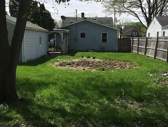 3rd image of 111 Bassett Ave