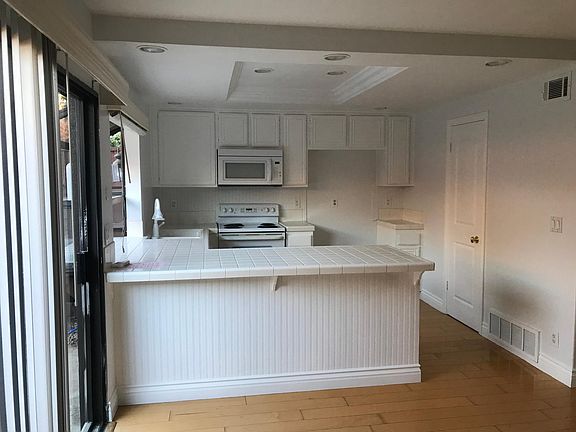 2nd image of 1505 Dalmatia Dr