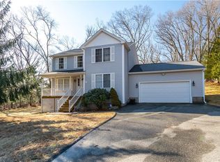 26 Cullen Hill Rd, Lincoln, RI 02865