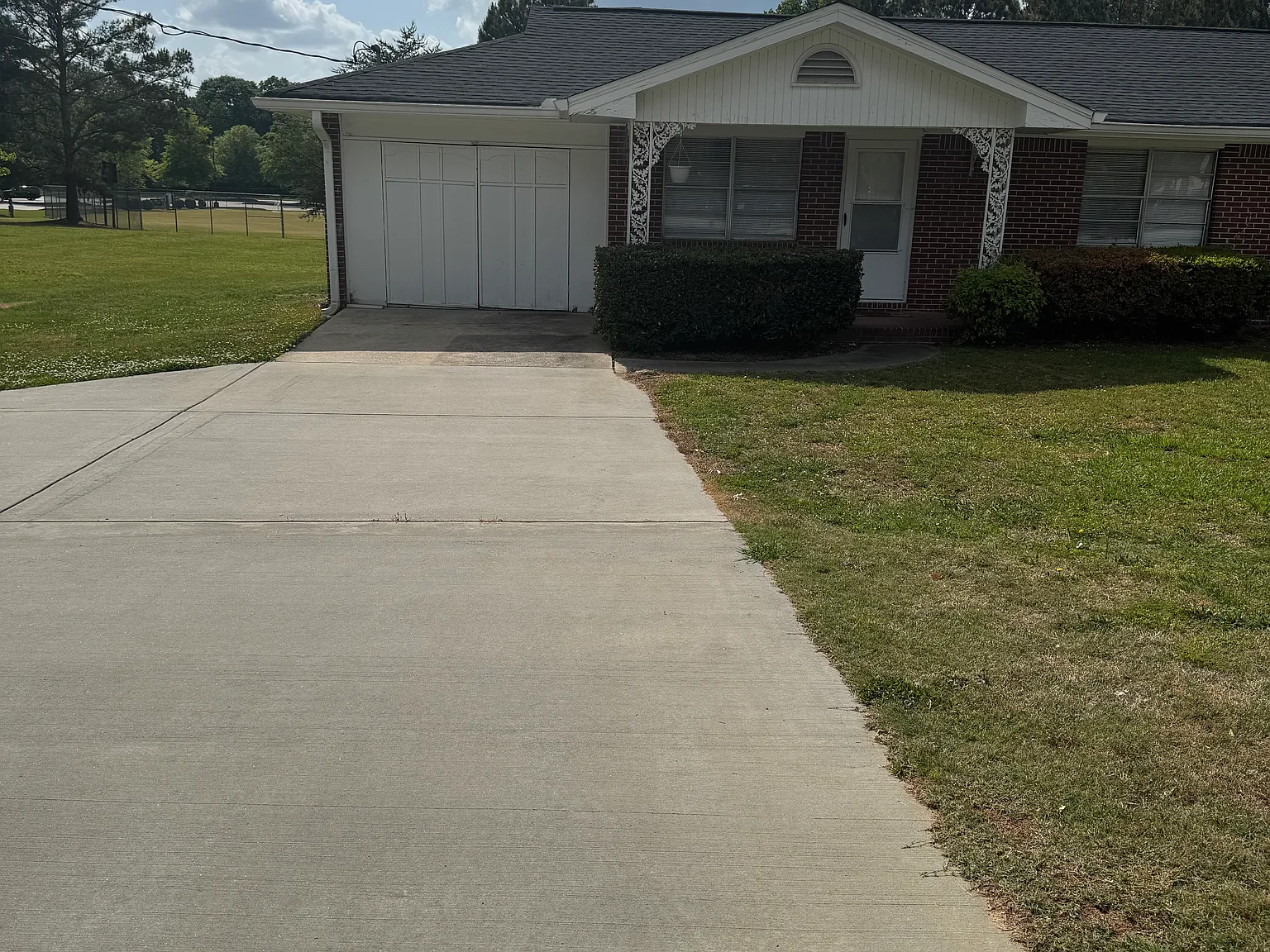 2 bed, 890 sqft, $1,400 — Photo 1