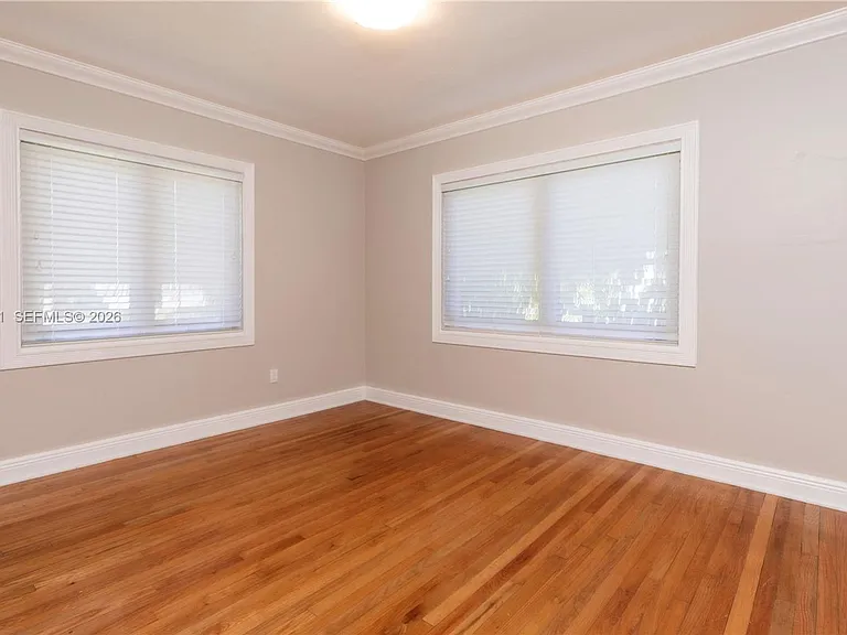 1350 Mendavia Ave — Photo 17