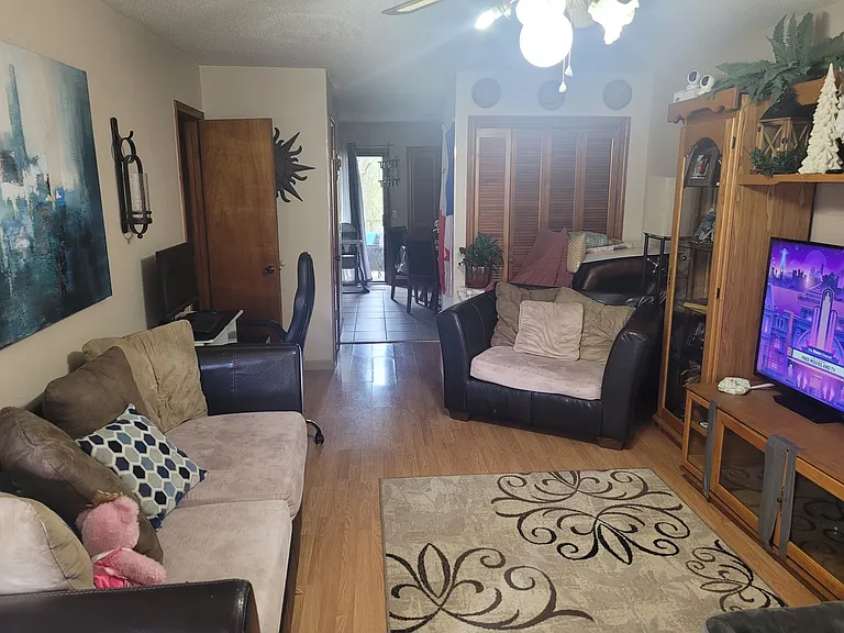 258 Edith Way — Photo 8