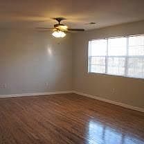 4th image of 1521 E 12th St