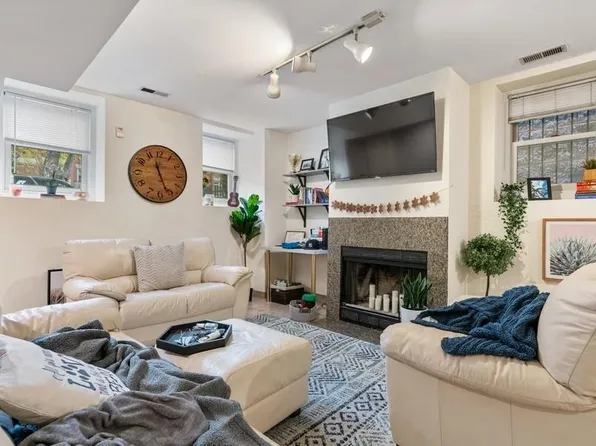 1435 W Wrightwood Ave #1, Chicago, IL 60614