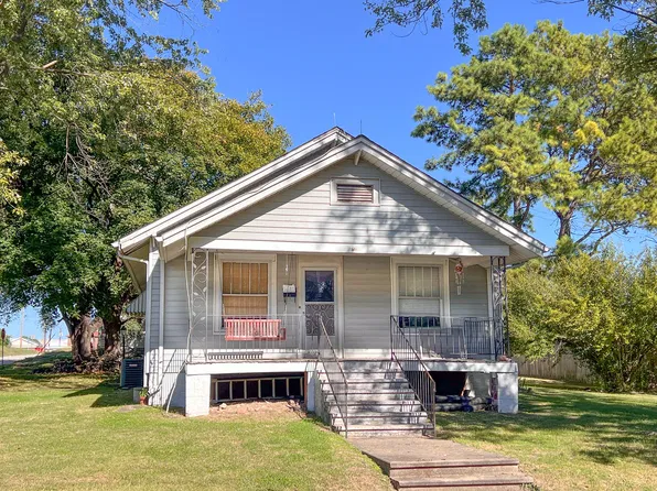 204 Watts Ave, Fayette, MO 65248