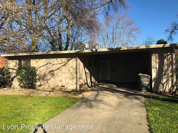 2nd image of 1327 College St