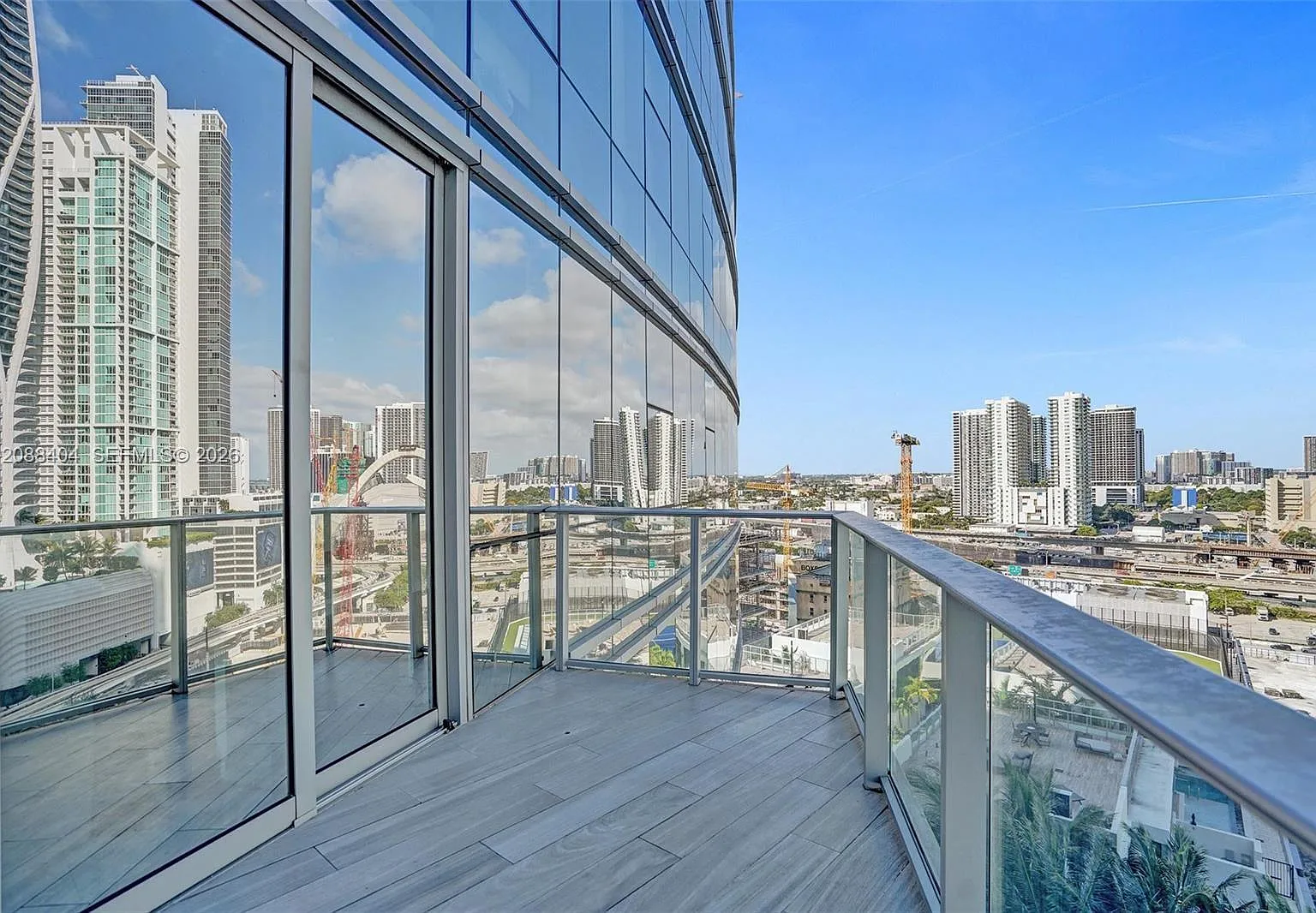Paramount Miami Worldcent — Photo 3