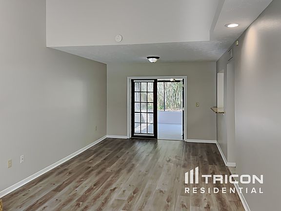 3rd image of 12325 Woodleigh Ave