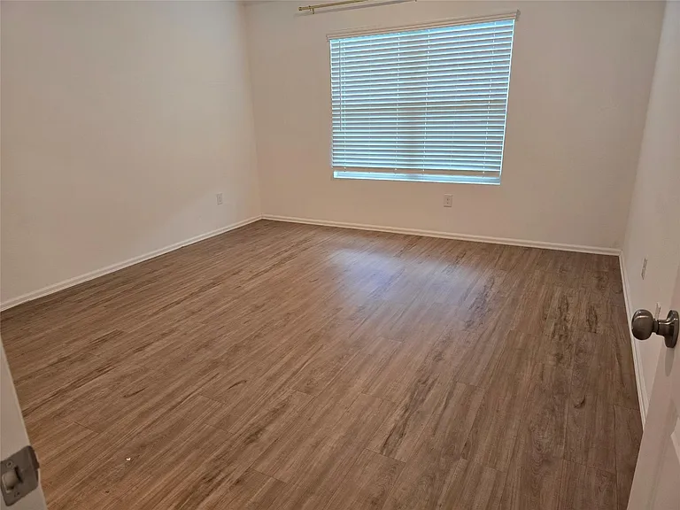 9919 Kingston Liberty Ln — Photo 11