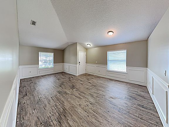 3rd image of 1054 Moosehead Dr