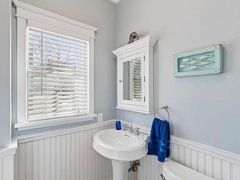 38 Baycrest Ave — Photo 13