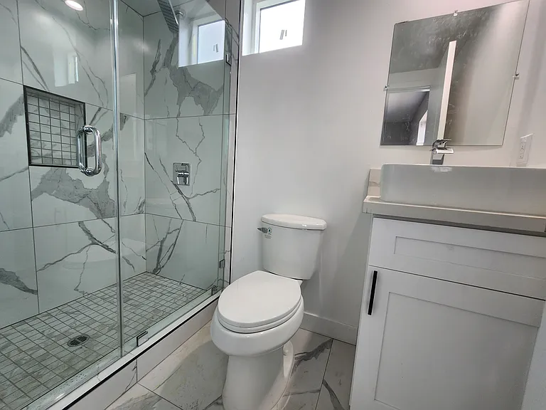 2406 Hauser Blvd #1/2 — Photo 18
