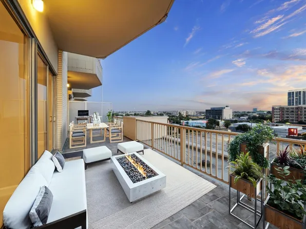 2016 Main St APT 622, Houston, TX 77002