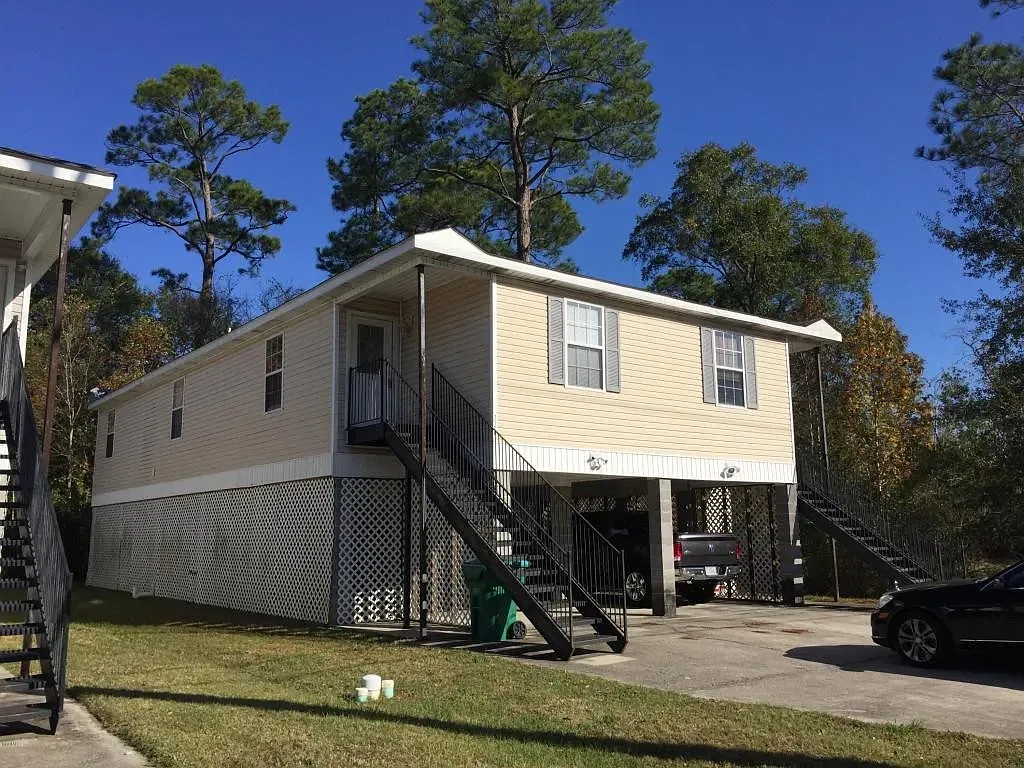 3 bed, 1301 sqft, $1,600 — Photo 3