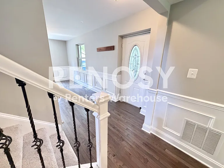 601 Warwick Rd — Photo 4