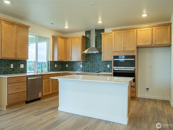 5th image of 13702 185th Street Ct E #103