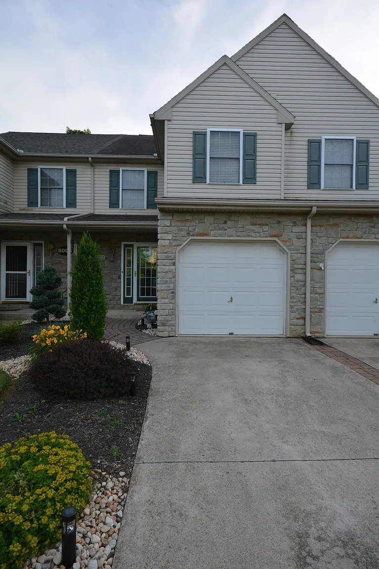 8008 Heritage Dr photo 1