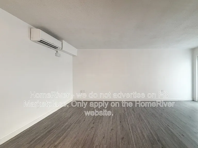 900 6th St #3 — Photo 5