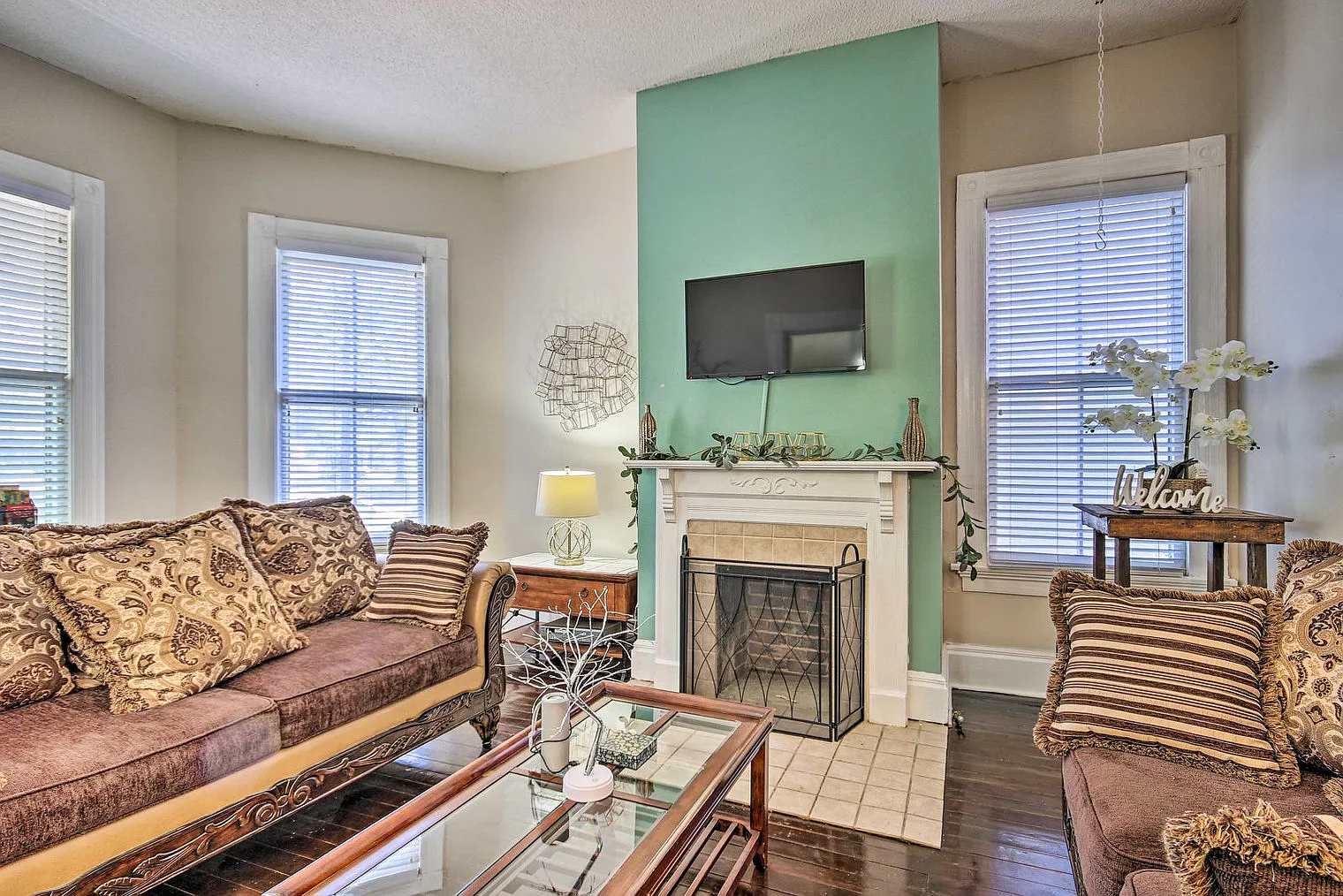 2 bed, 2.0 bath, 1291 sqft, $2,806 — Photo 3