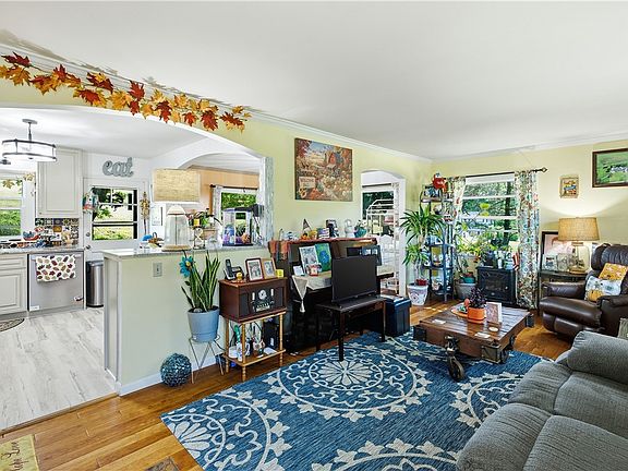 3rd image of 2176 Merrick Hill Rd
